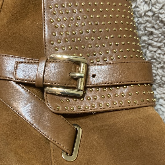 Michael Kors Ankle Boots Suede Tan/Brown w/ankle wrap straps & Gold Metal Studs - Picture 11 of 14